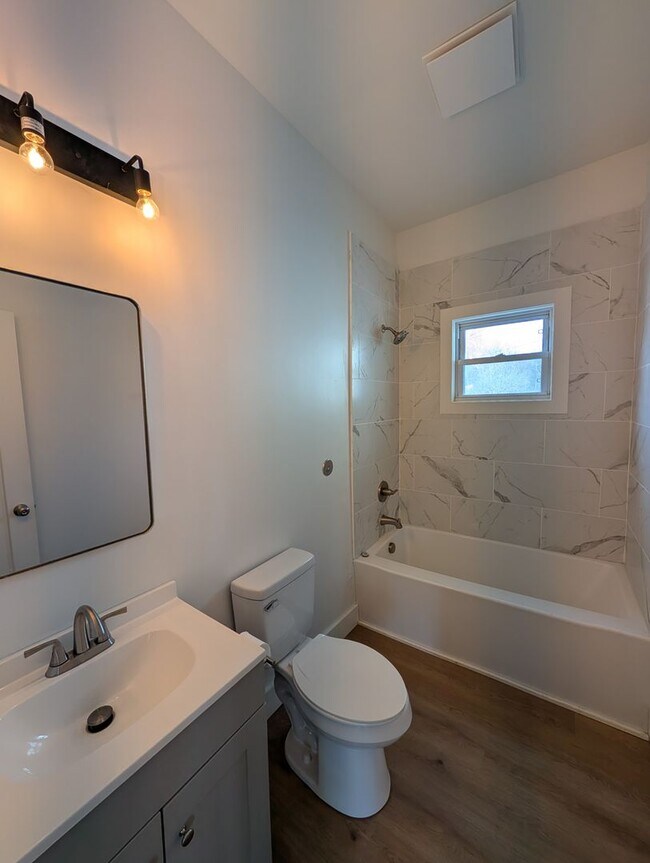 Building Photo - Barnardsville Rental!