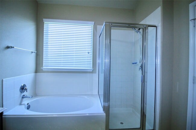 Building Photo - 25311 Saddlebrook Ranch Dr