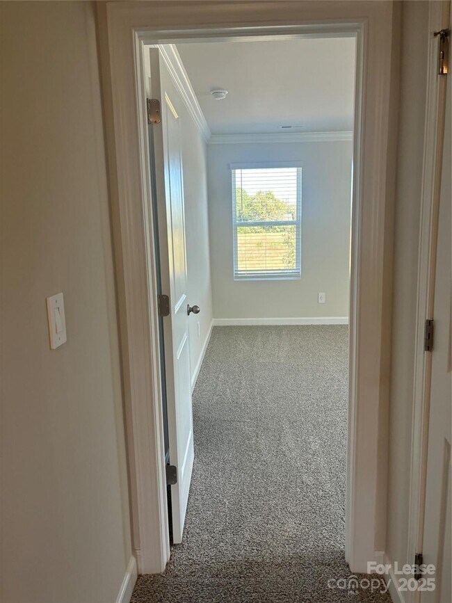 Building Photo - 1739 Braemar Vlg Dr