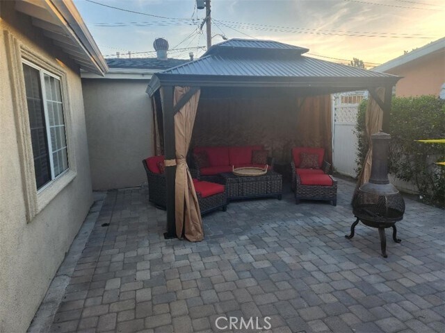 Building Photo - 8712 Fontana St