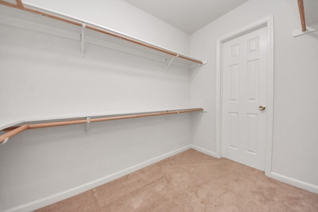 Building Photo - 1610 7th St