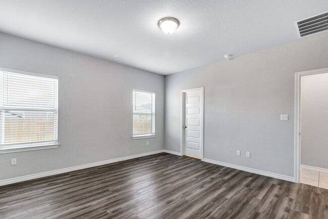 Building Photo - 216 Syrah Ct