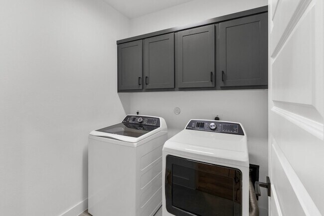 Building Photo - 16030 Mason Run Dr