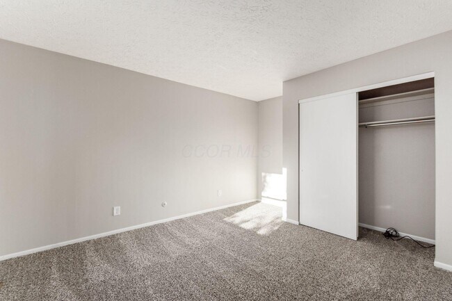 Building Photo - 7609 Seasons Dr