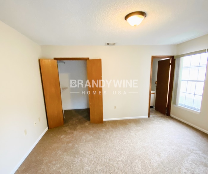 Building Photo - 4965 Reginald Rd