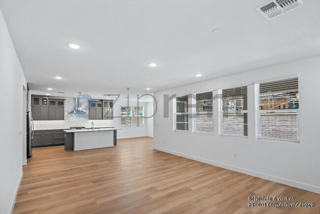 Building Photo - 439 Monastery Dr