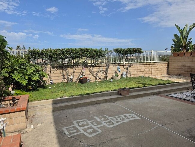 Building Photo - 27875 Avenida Armijo