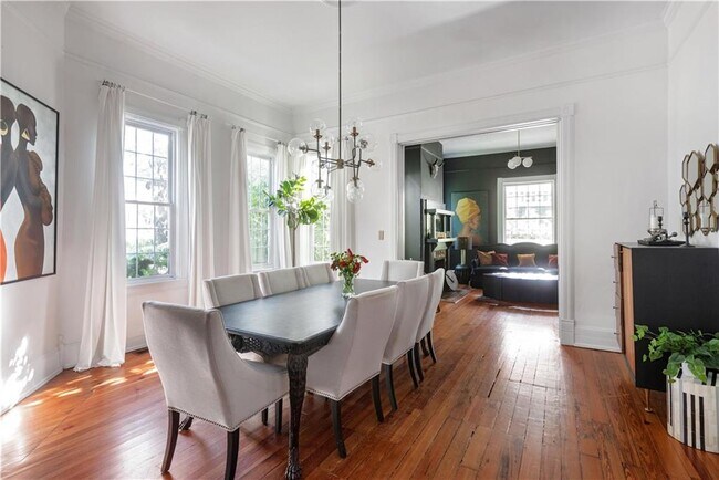 Building Photo - 383 Park Ave SE