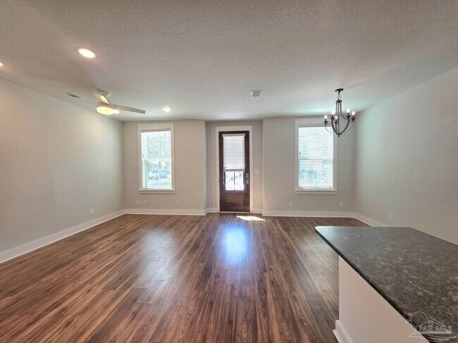 Building Photo - 248 N De Villiers St