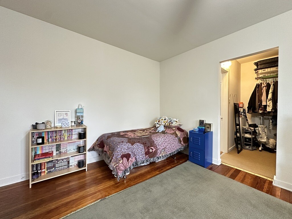 Building Photo - 4531 N Ashland Ave