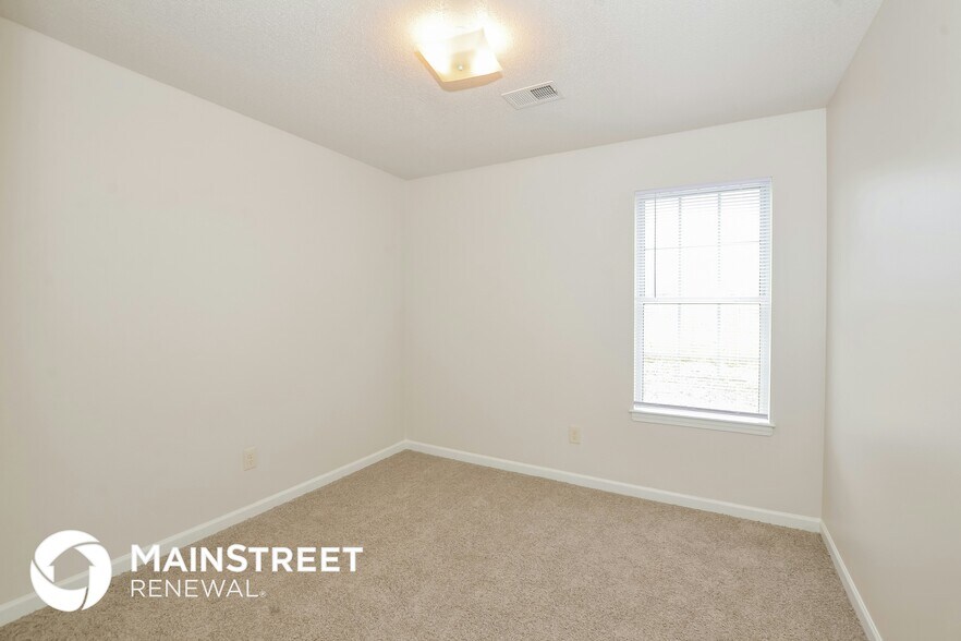 Building Photo - 7623 Caitlynn Circle W