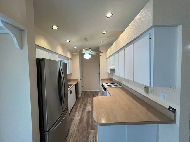 Building Photo - 18090 Avonsdale Cir