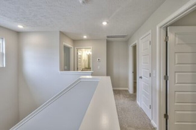 Building Photo - Beautiful NEW 3 Bed 2.5 Bath Townhome in M...