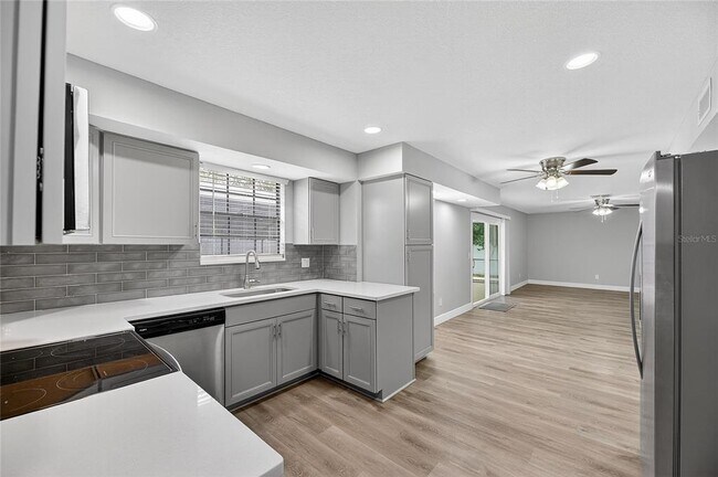 Building Photo - 519 Sweetleaf Dr