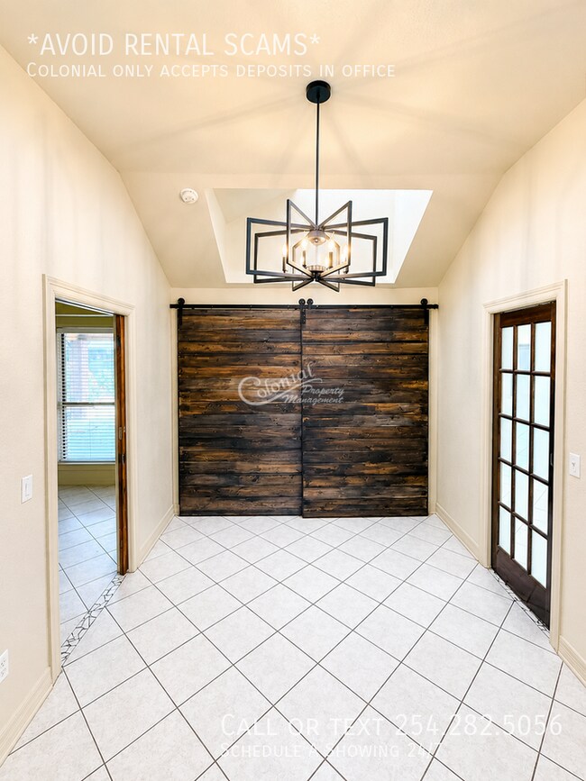 Building Photo - 112 Jesse James Dr
