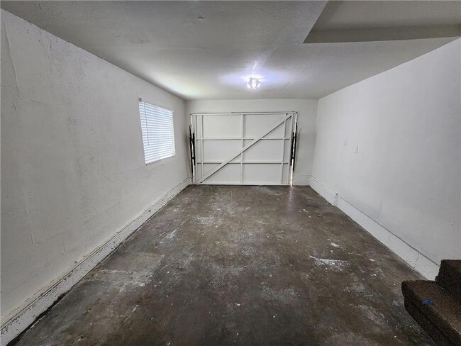 Building Photo - 13452 Sioux Rd