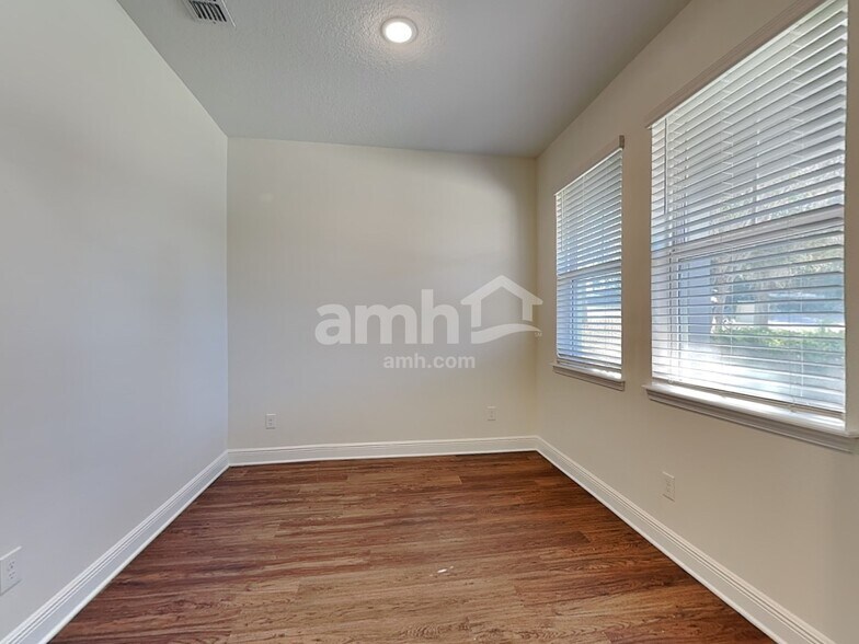 Building Photo - 719 Zarabrooke Ct