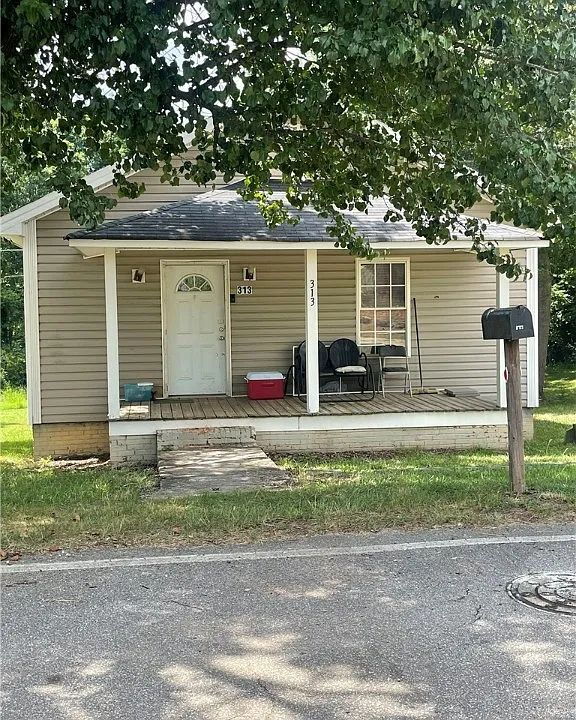 Building Photo - 3 Bed, 1 bath in Westminster