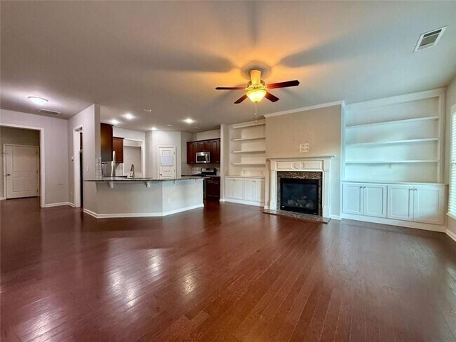 Building Photo - 5115 Breezewood Cir