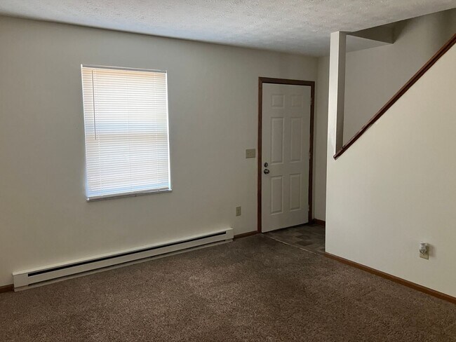 Building Photo - Spacious 2-Bedroom Living in a Quiet Commu...