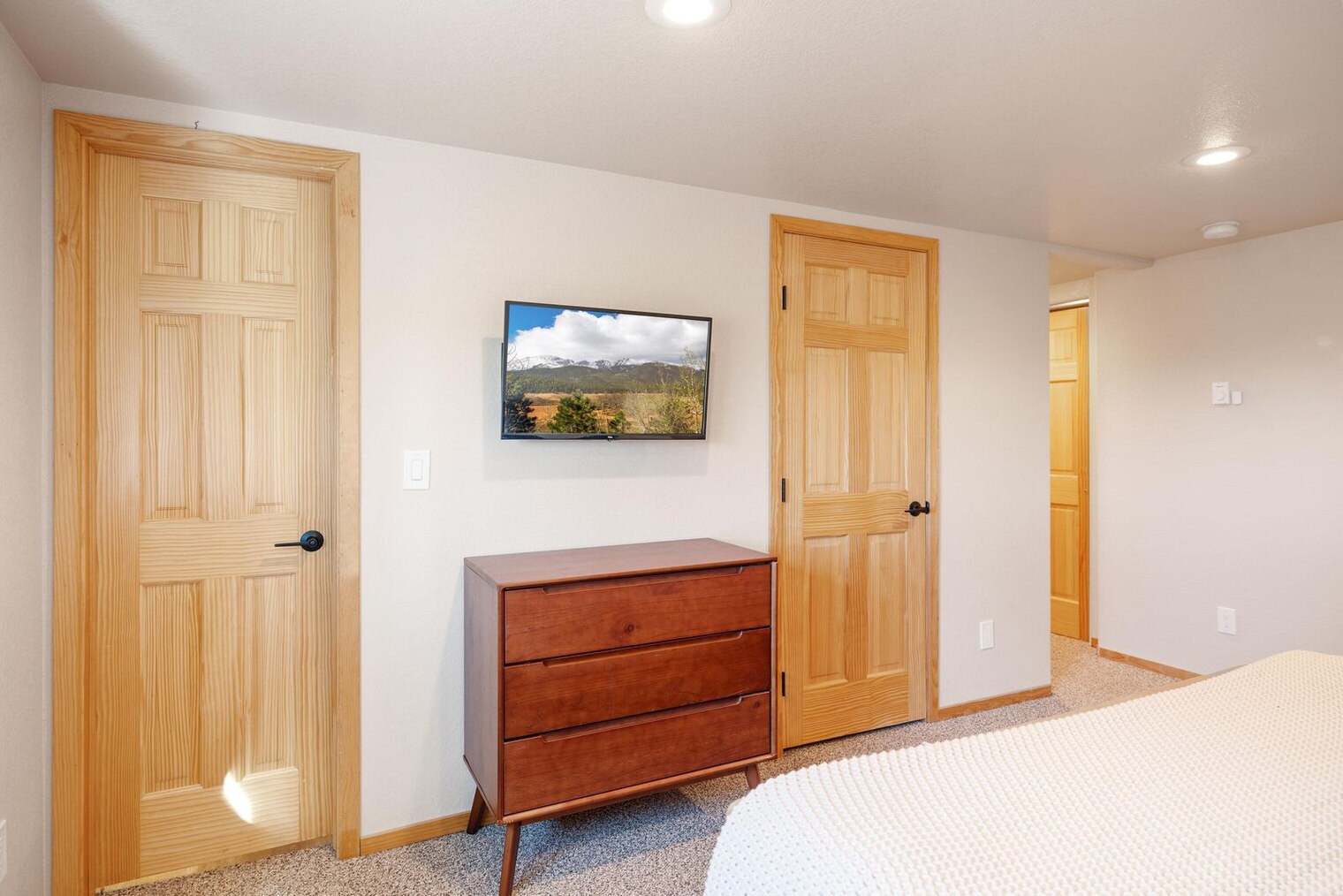 Building Photo - 51 Dakota Ln