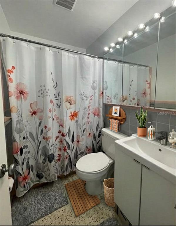 Building Photo - 811 26th Ave N