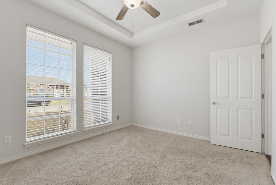 Building Photo - 7017 Springwater Ave