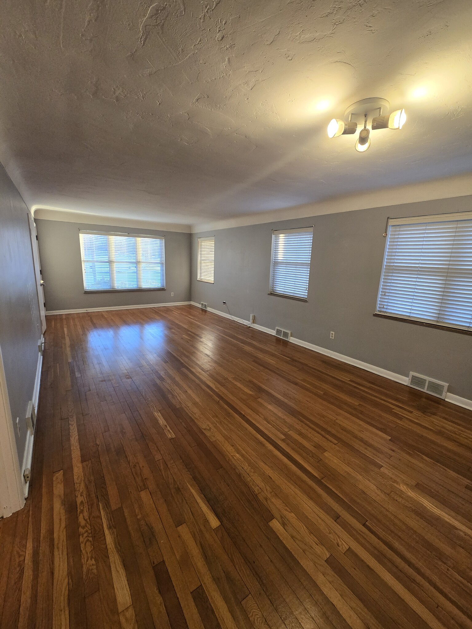 Living Room - 19560 Hilliard Blvd