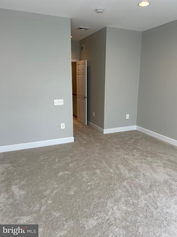 Building Photo - 2400 Brookmoor Ln