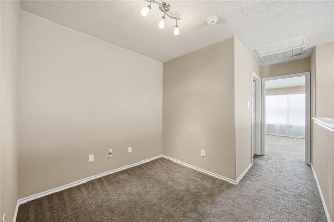 Building Photo - 8813 Elm Drake Ln