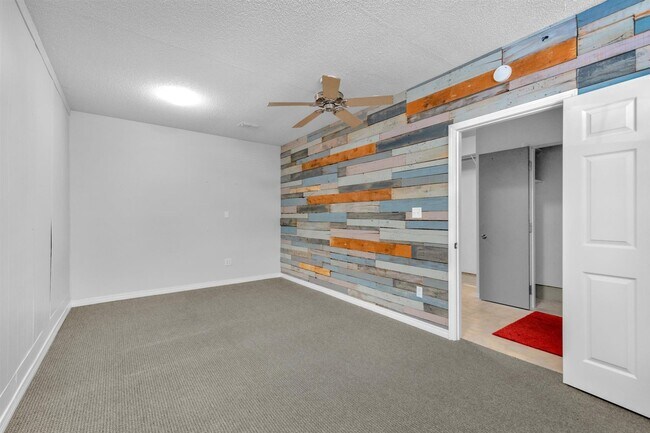 Building Photo - 2642 Barefoot Creek Cir
