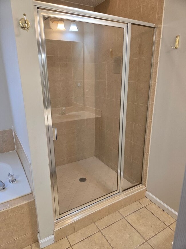 Building Photo - FOR RENT in HARRIS COUNTY with SWIMMING POOL! Available July 1st