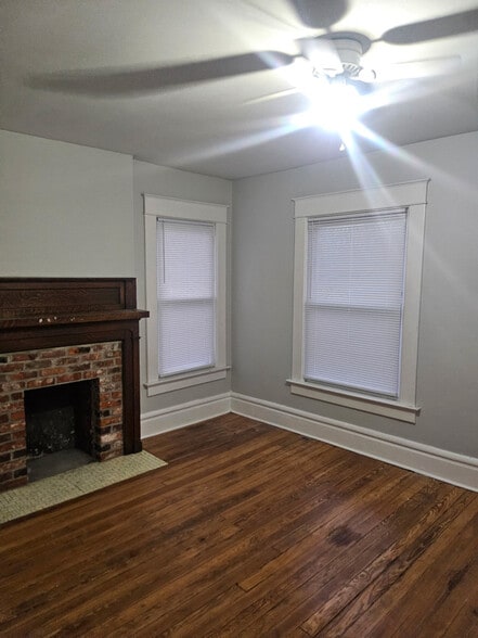 Building Photo - 1619 E Main St