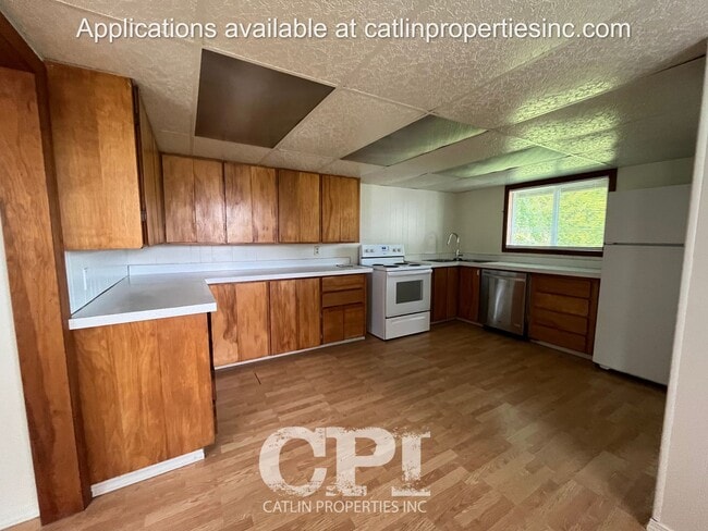 Building Photo - Holiday Special - 1/2 First Month's rent!!