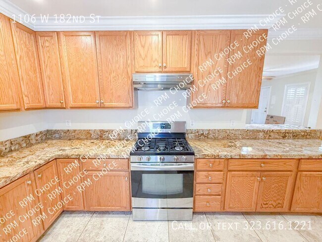 Building Photo - 1106 W 182nd St