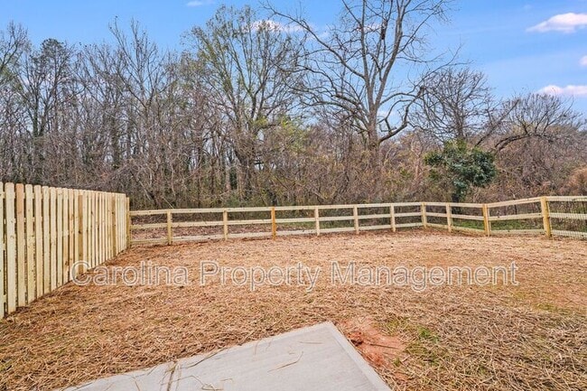 Building Photo - 645 Brookwood St