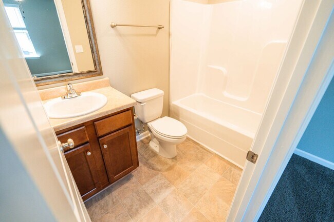 Building Photo - 3/3 Condo in Mission Overlook-MOVE IN SPEC...