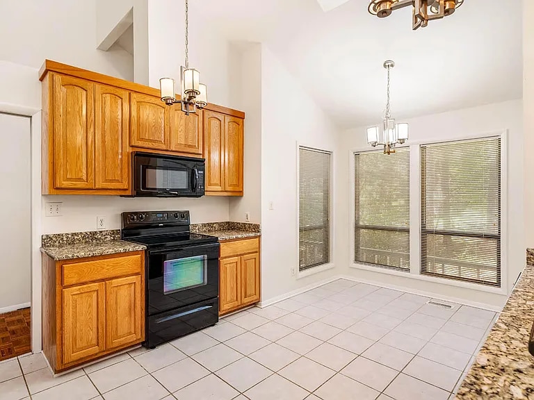 Building Photo - 94 Meadow Run Rd