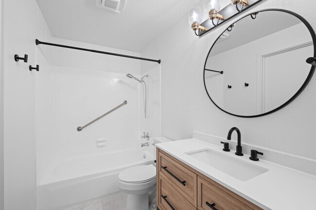 Building Photo - 3bd/1.75ba Mountlake Terrace Home