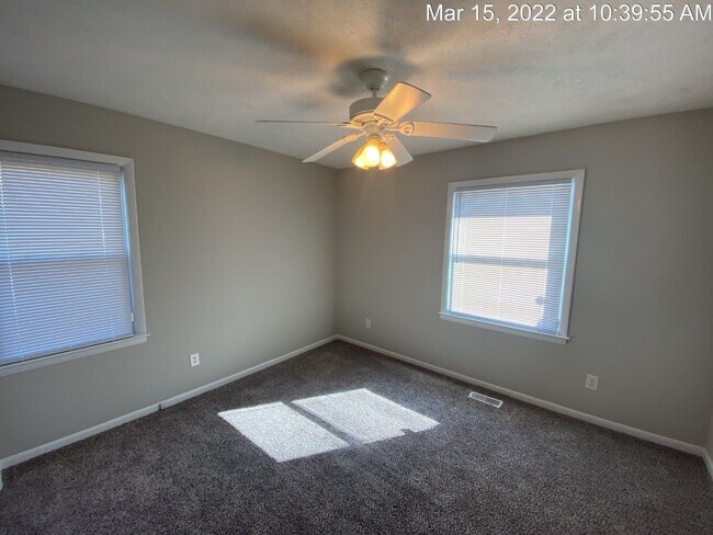 Building Photo - 144 S Ingleside Dr