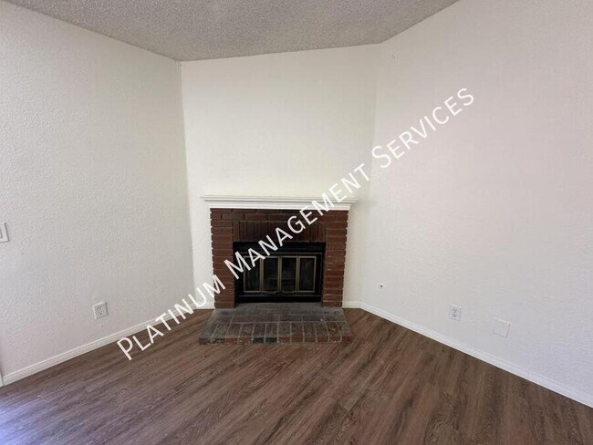 Building Photo - 1219 E Ave R7