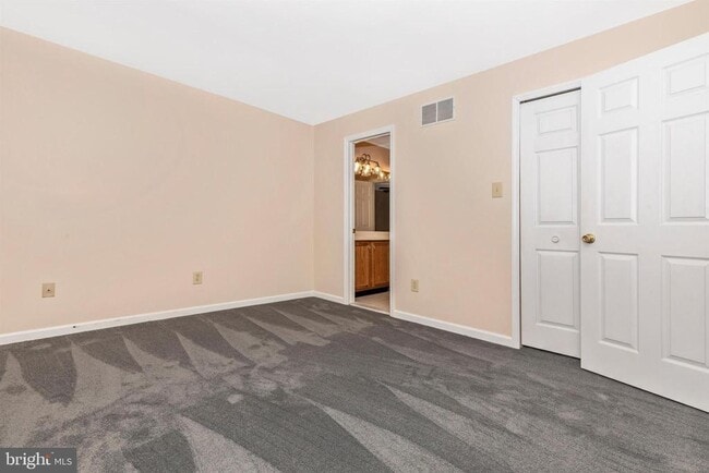 Building Photo - 250 Yorkminster Rd