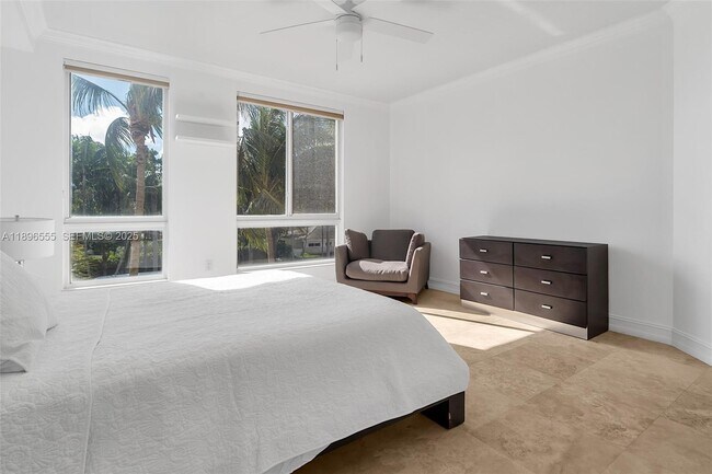 Building Photo - 9 NE 20th Ave