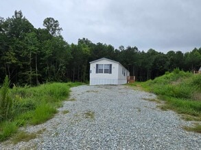 Building Photo - Ready to Move in
