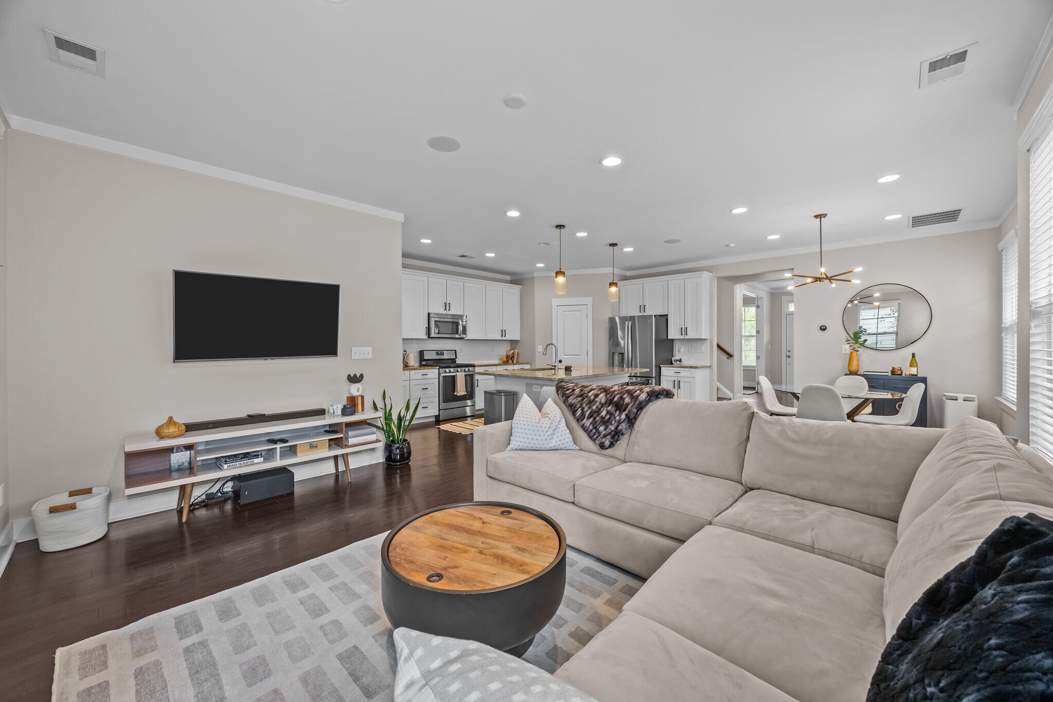 Living room - 4020 Willow Green Pl