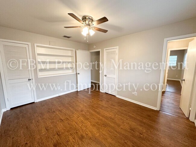 Building Photo - 1608 Hill Ln