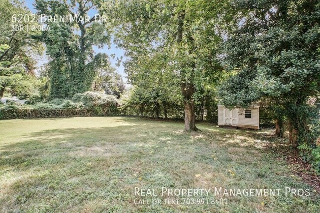 Building Photo - 6202 Bren Mar Dr