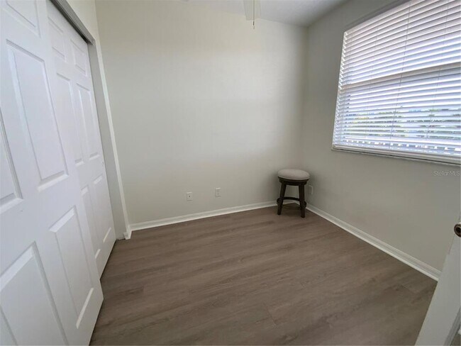 Building Photo - 6315 Shoreline Dr