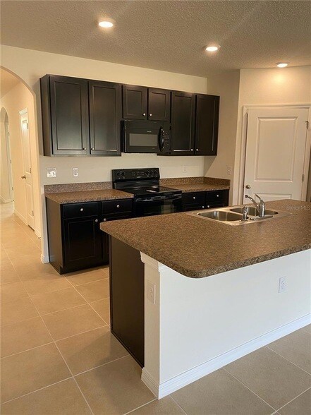 Building Photo - 2961 NE 43rd Rd