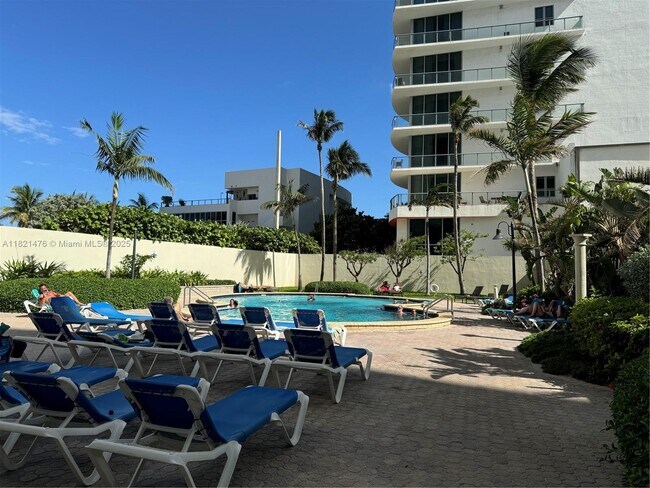 Building Photo - 4001 S Ocean Dr